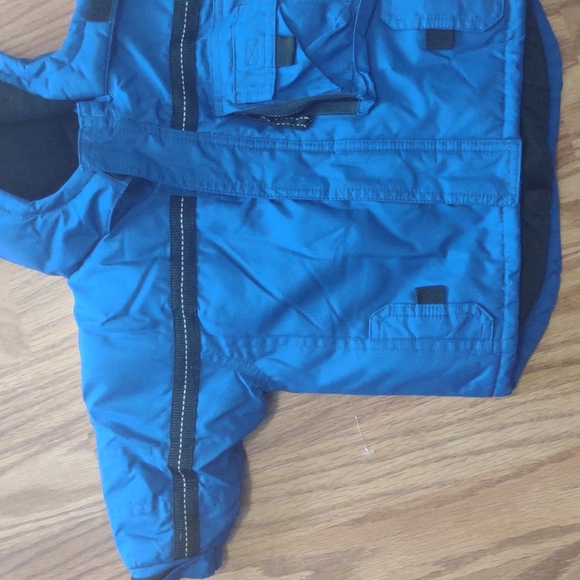 Old Navy coat with hood 3/6 months - Picture 3 of 6